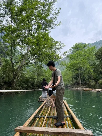 Ăn trưa và trải nghiệm ngồi bè suối Bản Án 
