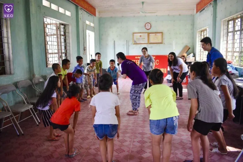 Tham gia hoạt động tình nguyện 