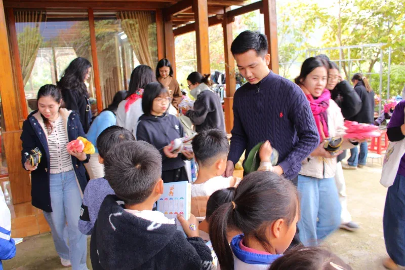 Tham gia các hoạt động tình nguyện  