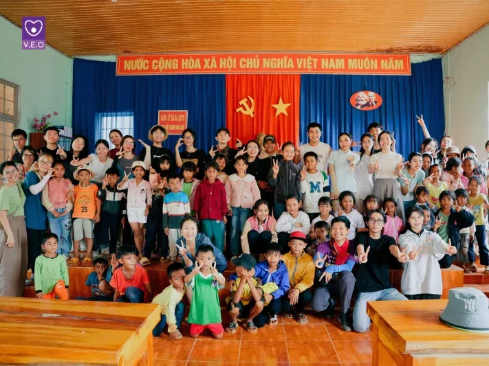 Tham gia hoạt động tình nguyện