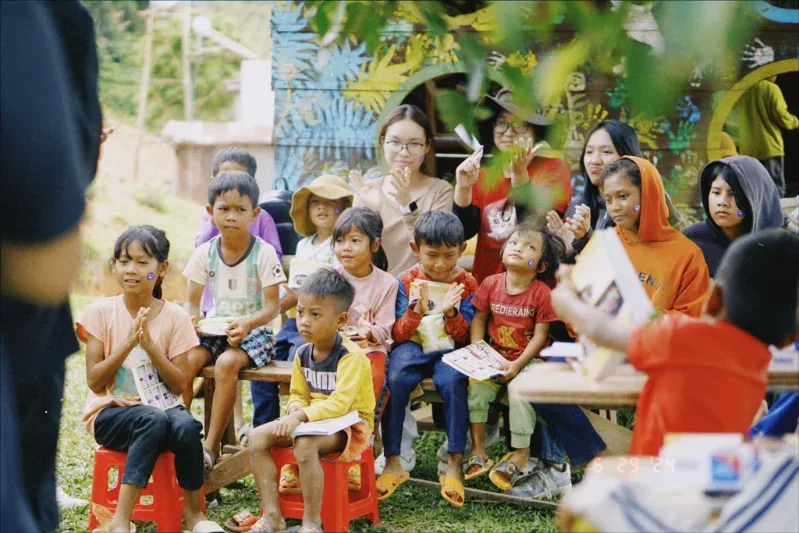 Tham gia hoạt động tình nguyện