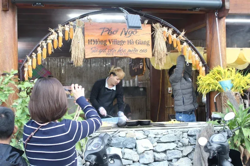 Thức dậy và ăn sáng 