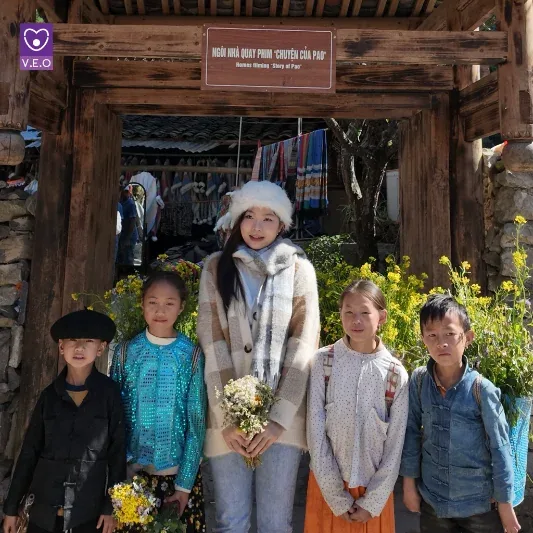 Tham quan Nhà của Pao và Làng văn hóa Lũng Cẩm