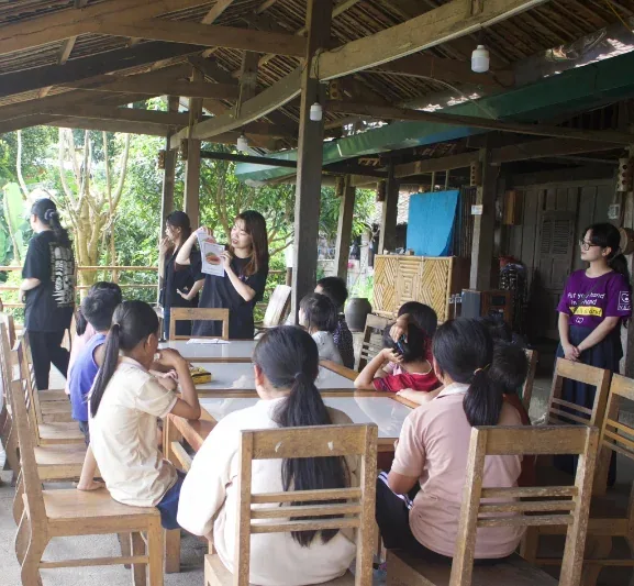 Tham gia hoạt động tình nguyện