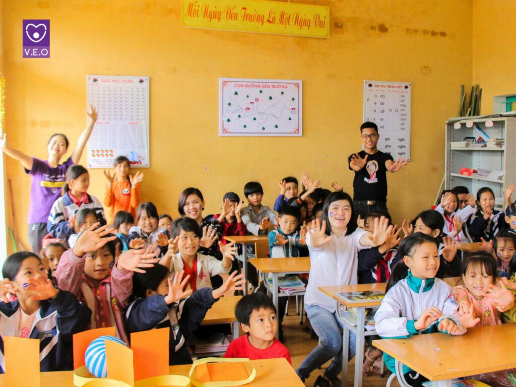 Hãy dành thời gian để trao đổi về những trải nghiệm thú vị và bổ ích mà con sẽ có