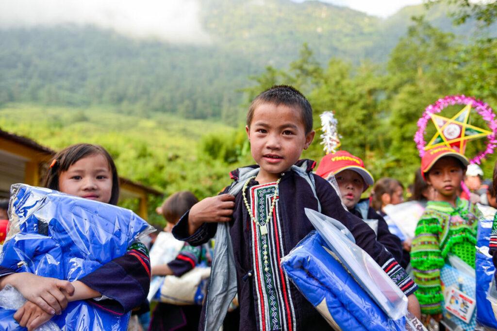 quần áo từ thiện