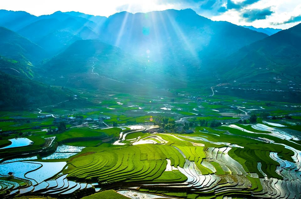 ruộng bậc thang mùa nước đổ