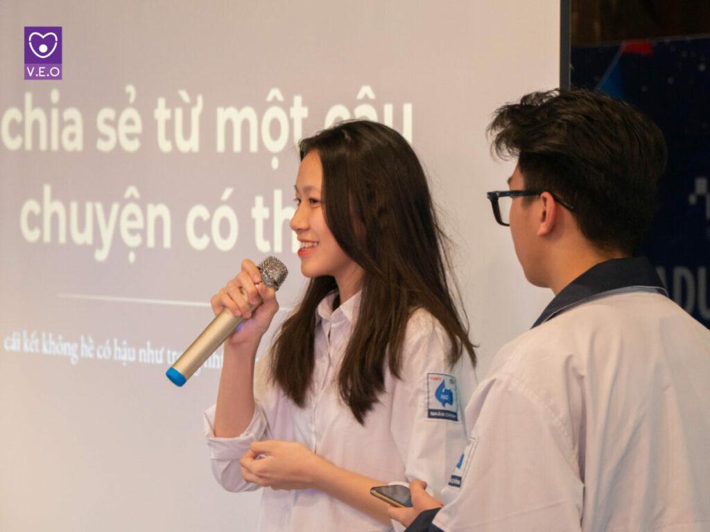 Để rèn luyện kỹ năng lãnh đạo, bạn có thể bắt đầu từ những việc nhỏ như dẫn dắt một nhóm học tập
