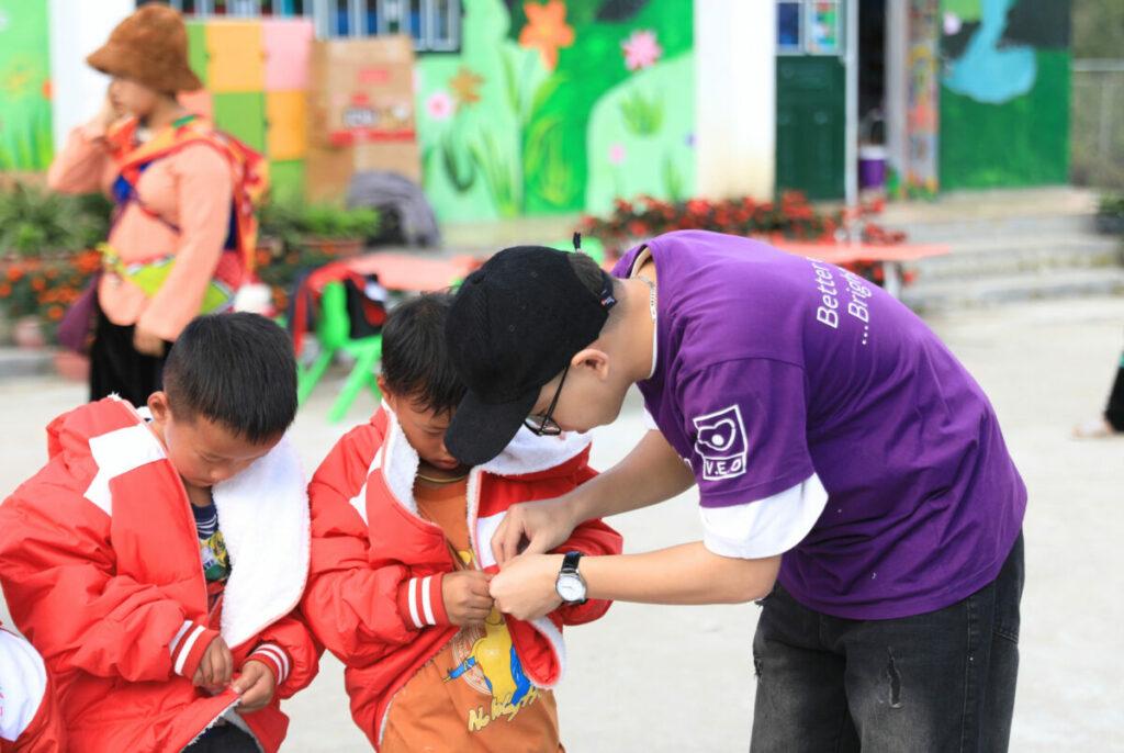 Tham gia hoạt động tình nguyện, bạn sẽ rèn luyện các kỹ năng liên quan đến khả năng lãnh đạo như tổ chức và điều phối hoạt động,...