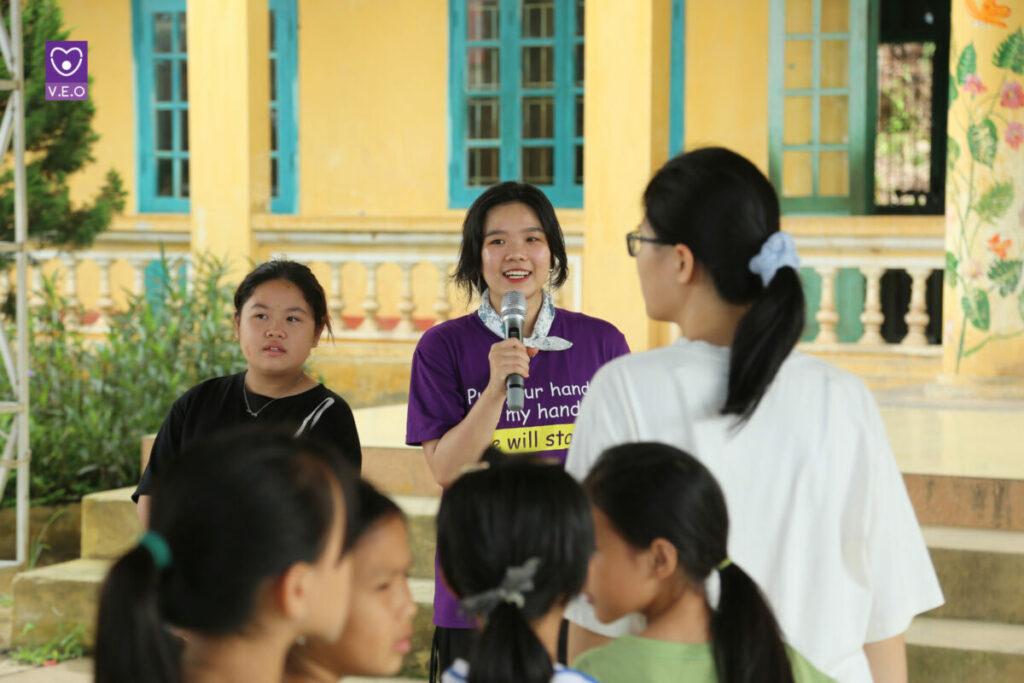 Bạn có thể tham gia chuyến đi du lịch tình nguyện hoặc trở thành tình nguyện viên ở các dự án cộng đồng