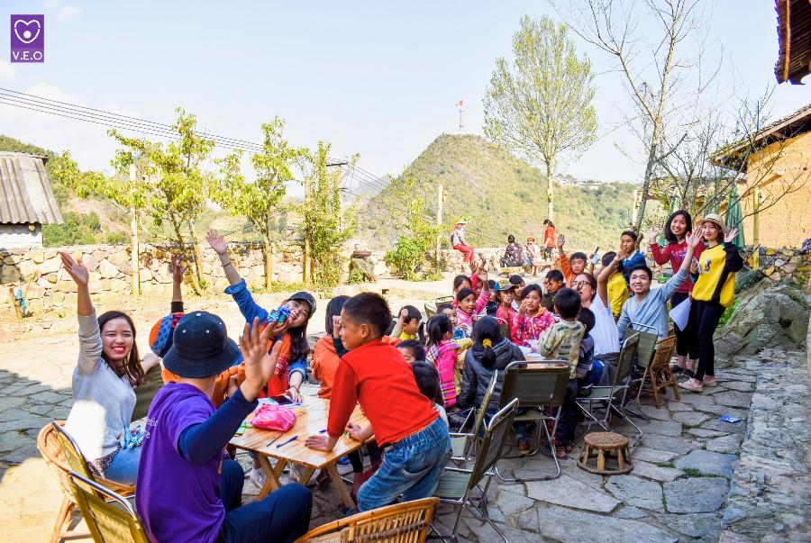 Tình nguyện viên cần tập trung vào những gì học viên đang nói, đặt câu hỏi để làm rõ thông tin