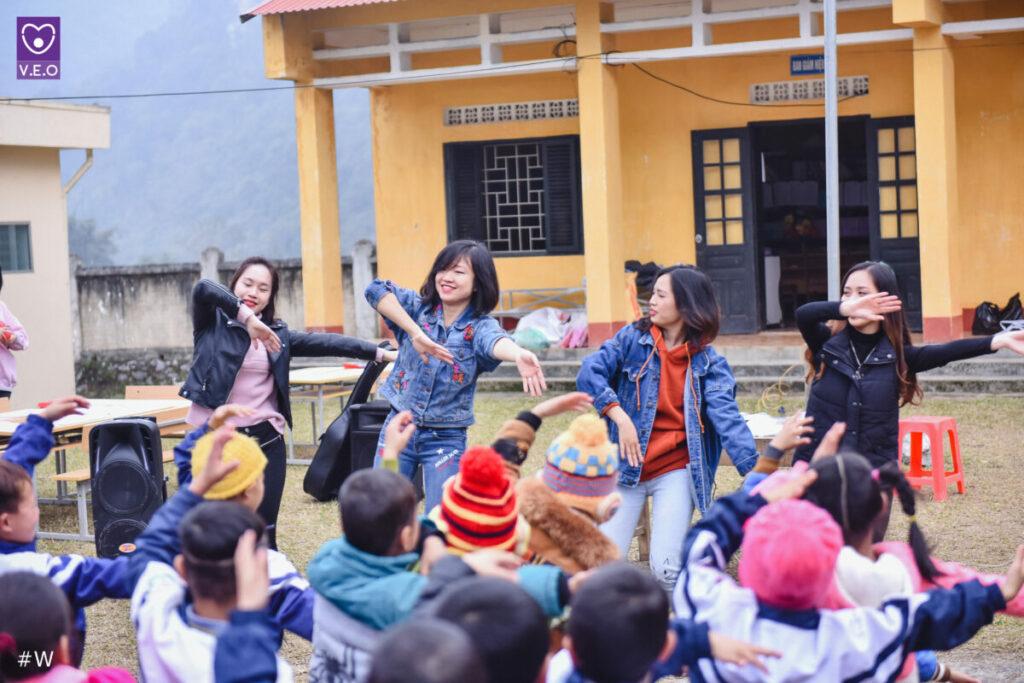 Tham gia các hoạt động tình nguyện, bạn thể hiện sự quan tâm đến cộng đồng