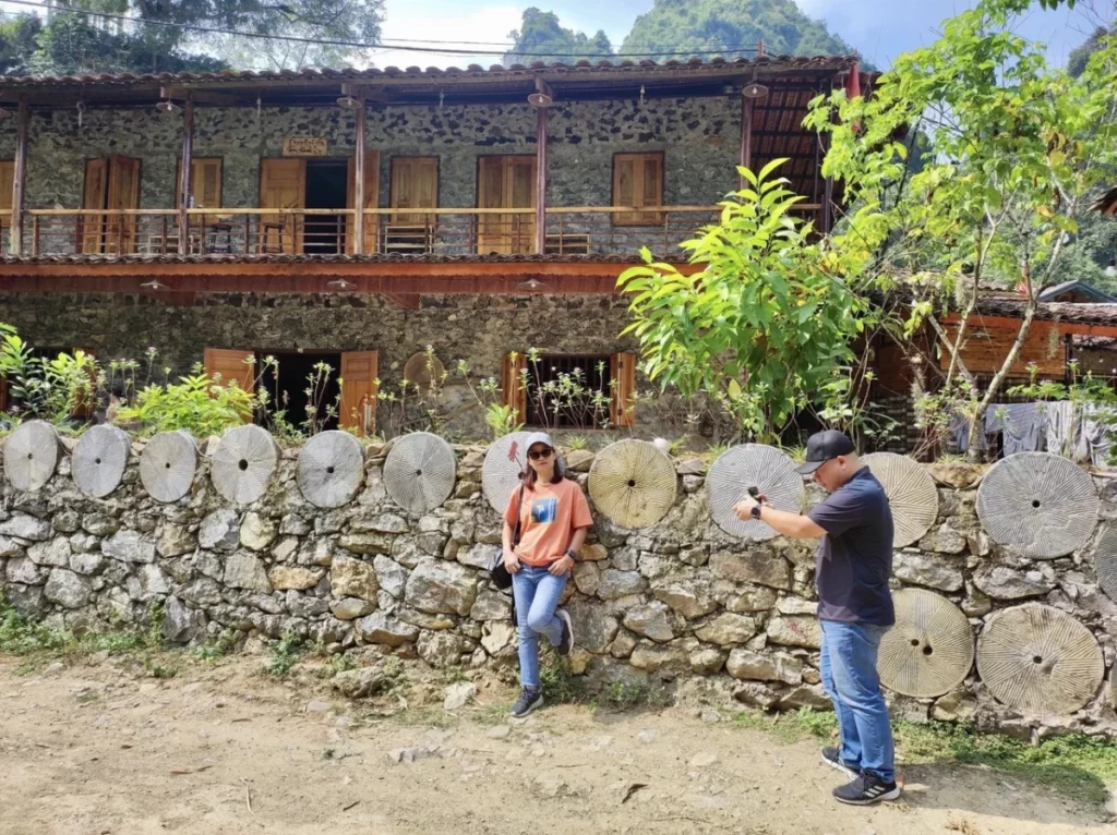 Du khách khi đến làng đá Khuổi Ky  có cơ hội tham gia vào nhiều hoạt động trải nghiệm hấp dẫn