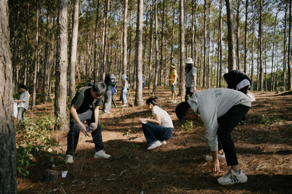 Đánh giá từ các phụ huynh khác cũng là một nguồn thông tin hữu ích mà bạn nên cân nhắc để tìm ra trại hè tốt nhất cho con