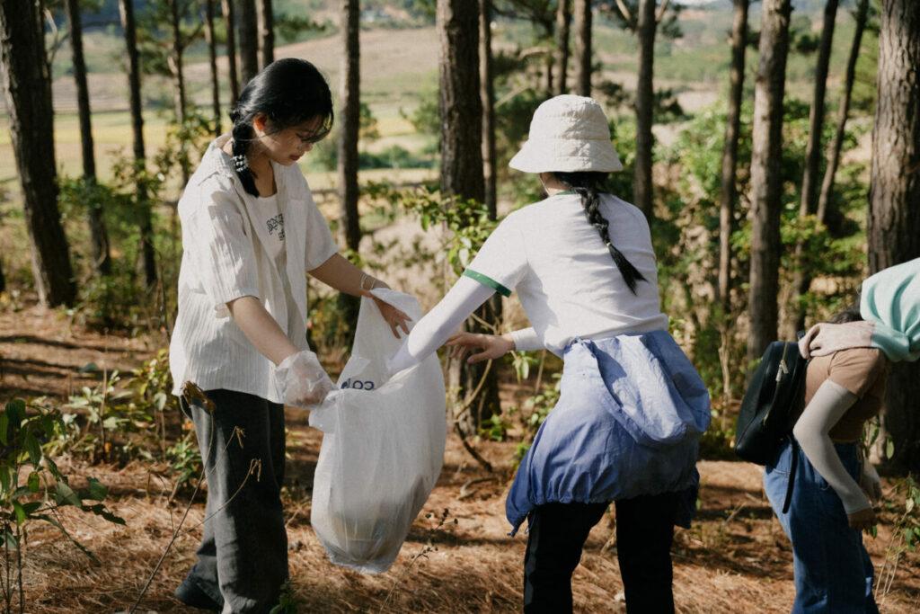Tham gia hoạt động tình nguyện là cách để học sinh thể hiện lòng nhân ái, tinh thần trách nhiệm và đóng góp cho cộng đồng