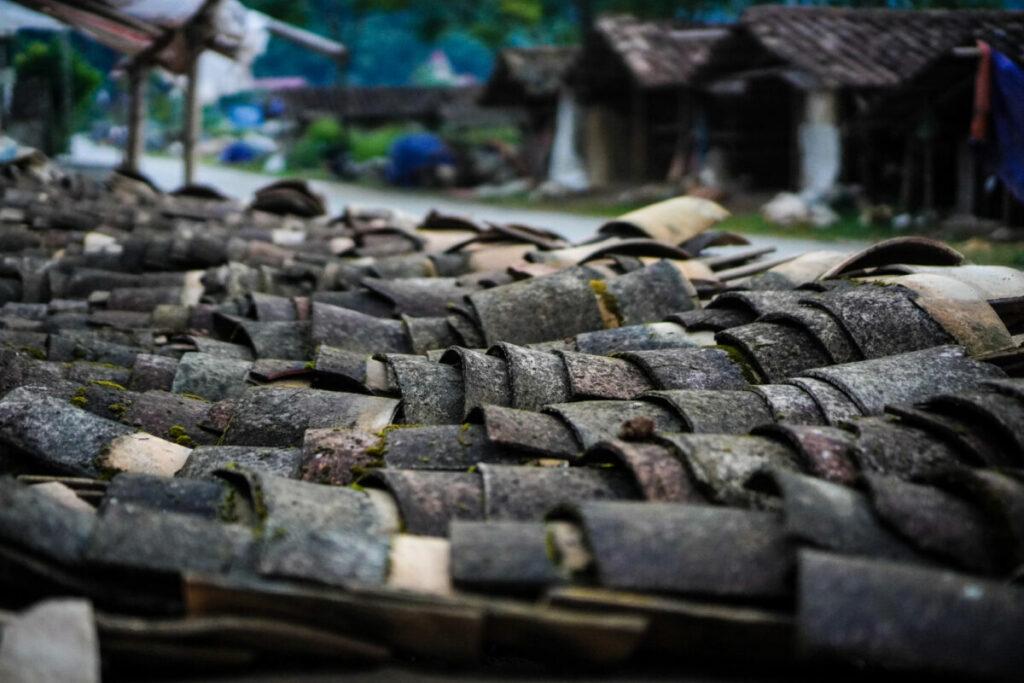 mái ngói âm dương tại làng Quỳnh Sơn