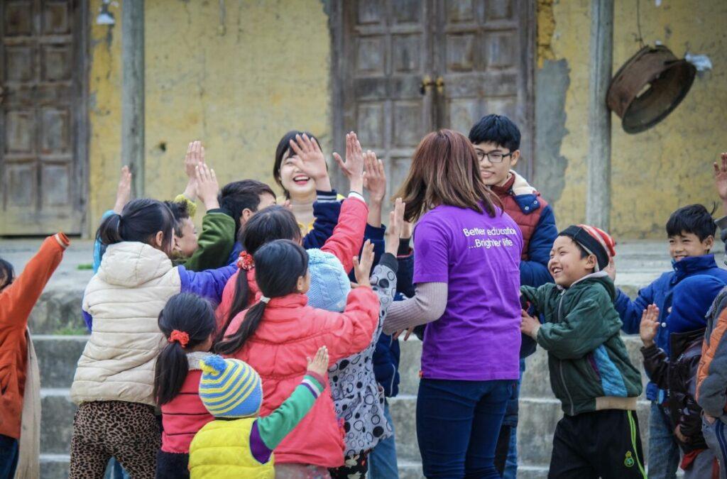 Tham gia trại hè tình nguyện là cơ hội góp sức mình cho cộng đồng, giúp đỡ những hoàn cảnh khó khăn