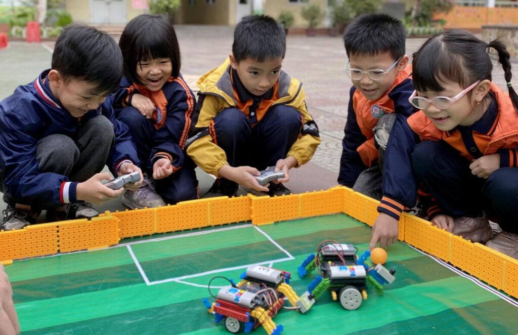 Tham gia summer camp giúp trẻ kết bạn mới, học cách hòa nhập với tập thể và mở rộng mối quan hệ