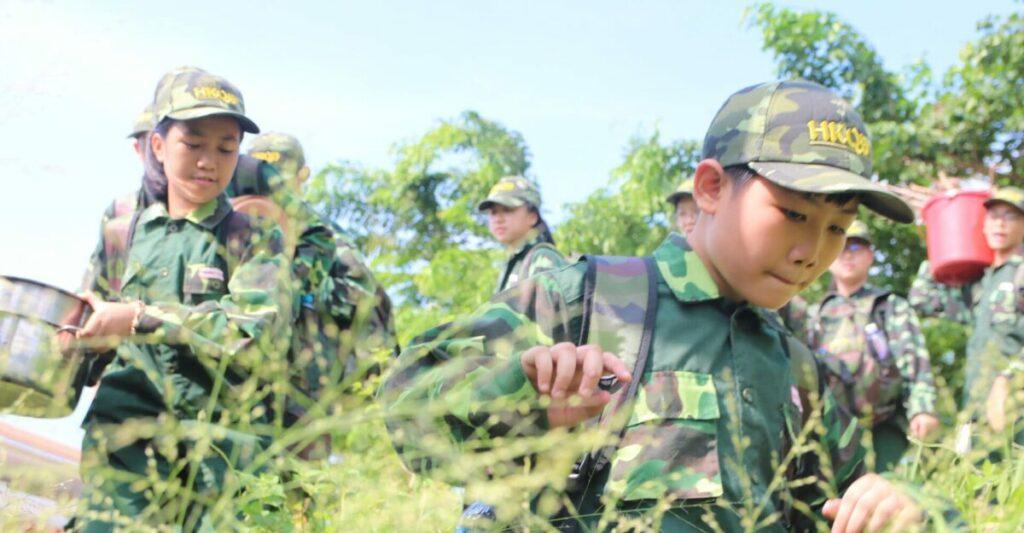 Trại hè quân đội: loại hình trại hè rèn luyện tính kỷ luật và kỹ năng sinh tồn cho trẻ em