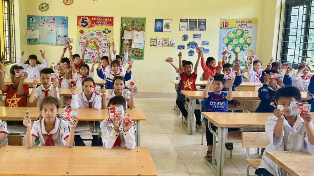 35 học sinh của Tiểu học Ca Thành trong hành trình một năm học Tiếng Anh trực tuyến